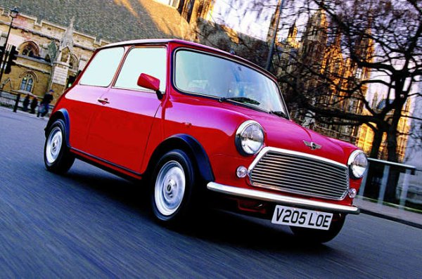 Плюсове: Брилянтна външност и с новаторска система за окачване, включваща гумени конуси. Mini беше три неща едновременно: прост, икономичен ежедневен транспорт и страхотен състезателен автомобил. Затова стана толкова популярен сред знаменитостите, колкото Toyota Prius и Cadillac Escalade щяха да станат по-късно.

Минуси: Въпреки огромния си успех, Mini се оказа нерентабилна кола за своя производител -, поне в първите дни. Неговият 41-годишен живот също нямаше много смисъл. До момента, в който производството приключи през 2000 година, автомобилът беше поне две десетилетия остарял. Но пък хора си го харесваха.

Оценка: Положителна
